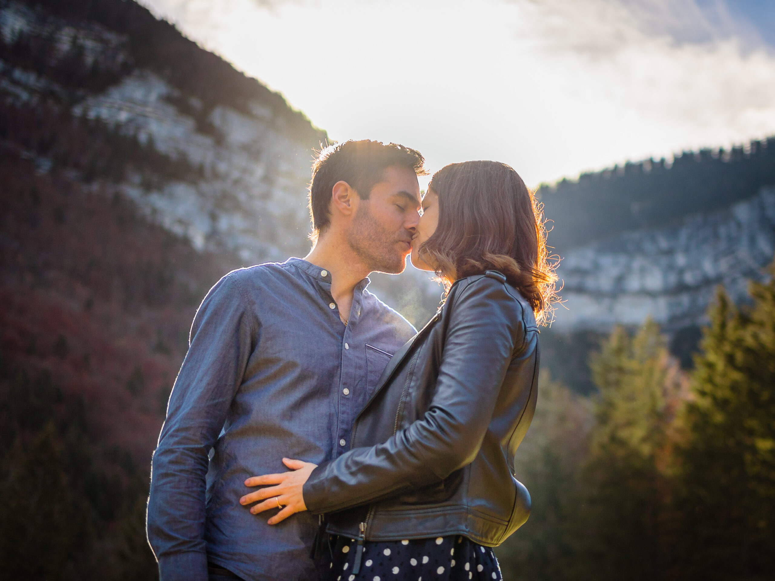 Shooting Couple au cirque de Saint Même, photo prise par Florian Fauvarque photographe de couple à Grenoble et en Isère