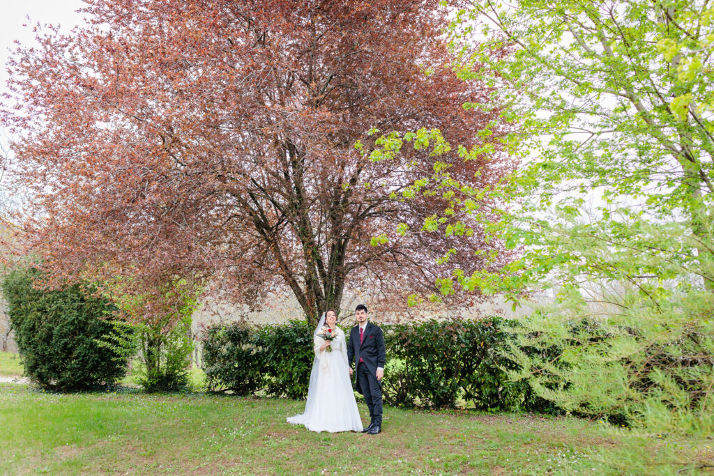 Un Fabuleux Mariage sur le plateau de Chambaran, photo prise par Florian Fauvarque photographe mariage à Grenoble en Isère