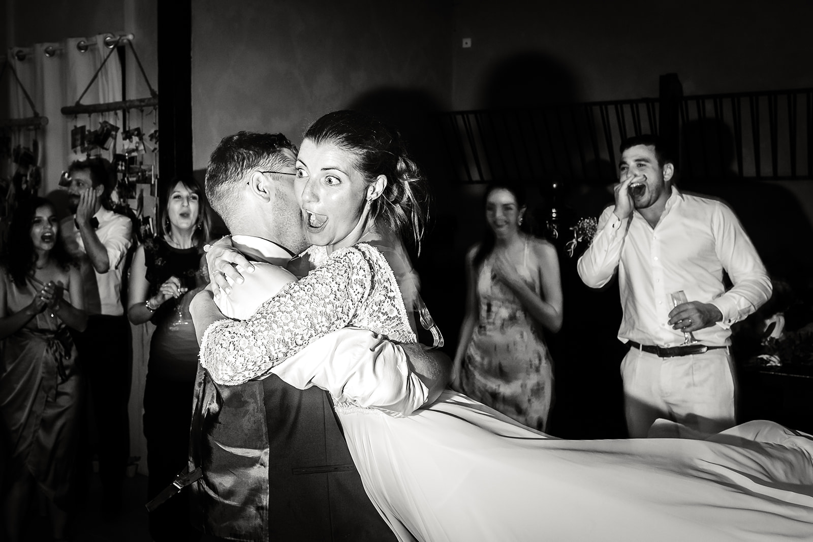 Première danse au Château de Pupetières, photo prise par Florian Fauvarque photographe mariage à Grenoble en Isère