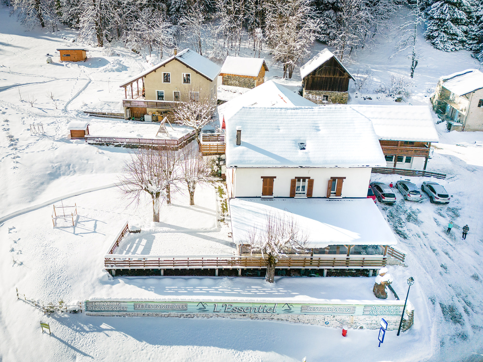 Gîte l'essentiel sous la neige, photo prise par Florian Fauvarque photographe mariage à Grenoble en Isère