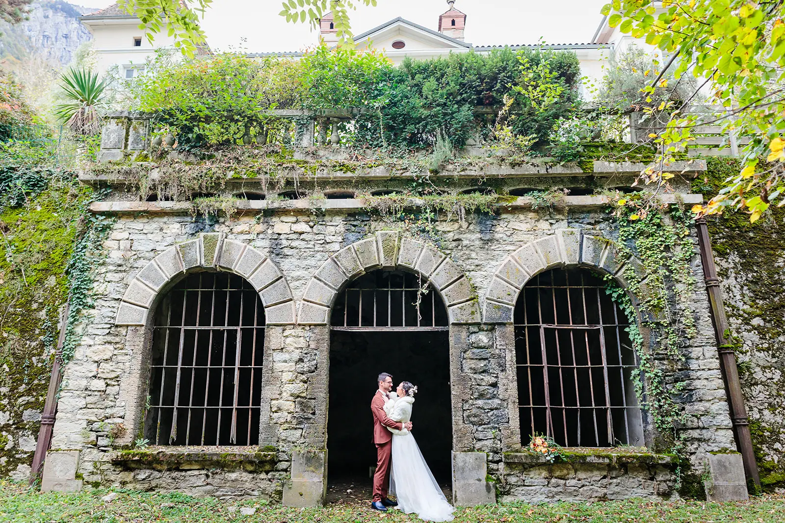 Séance couple au Château de Chaulnes, photo prise par Florian Fauvarque photographe mariage à Grenoble en Isère