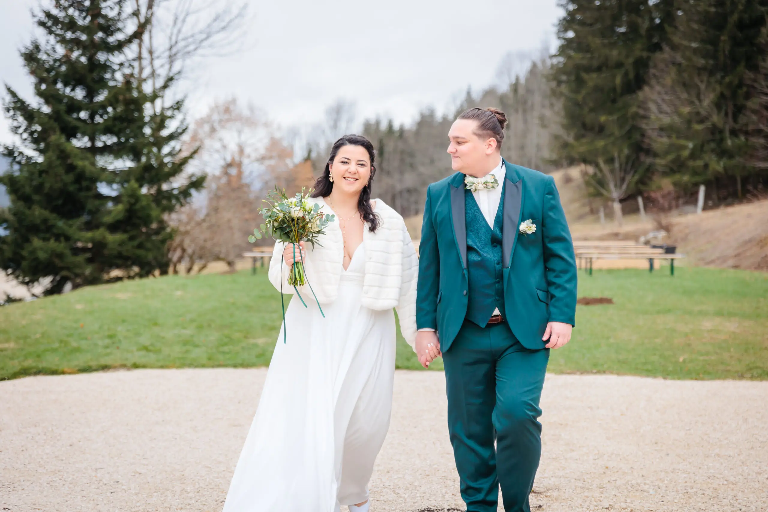 Séance couple à la Grange aux Fées, à Méaudre dans le Vercors, photo prise par Florian Fauvarque photographe mariage à Grenoble en Isère