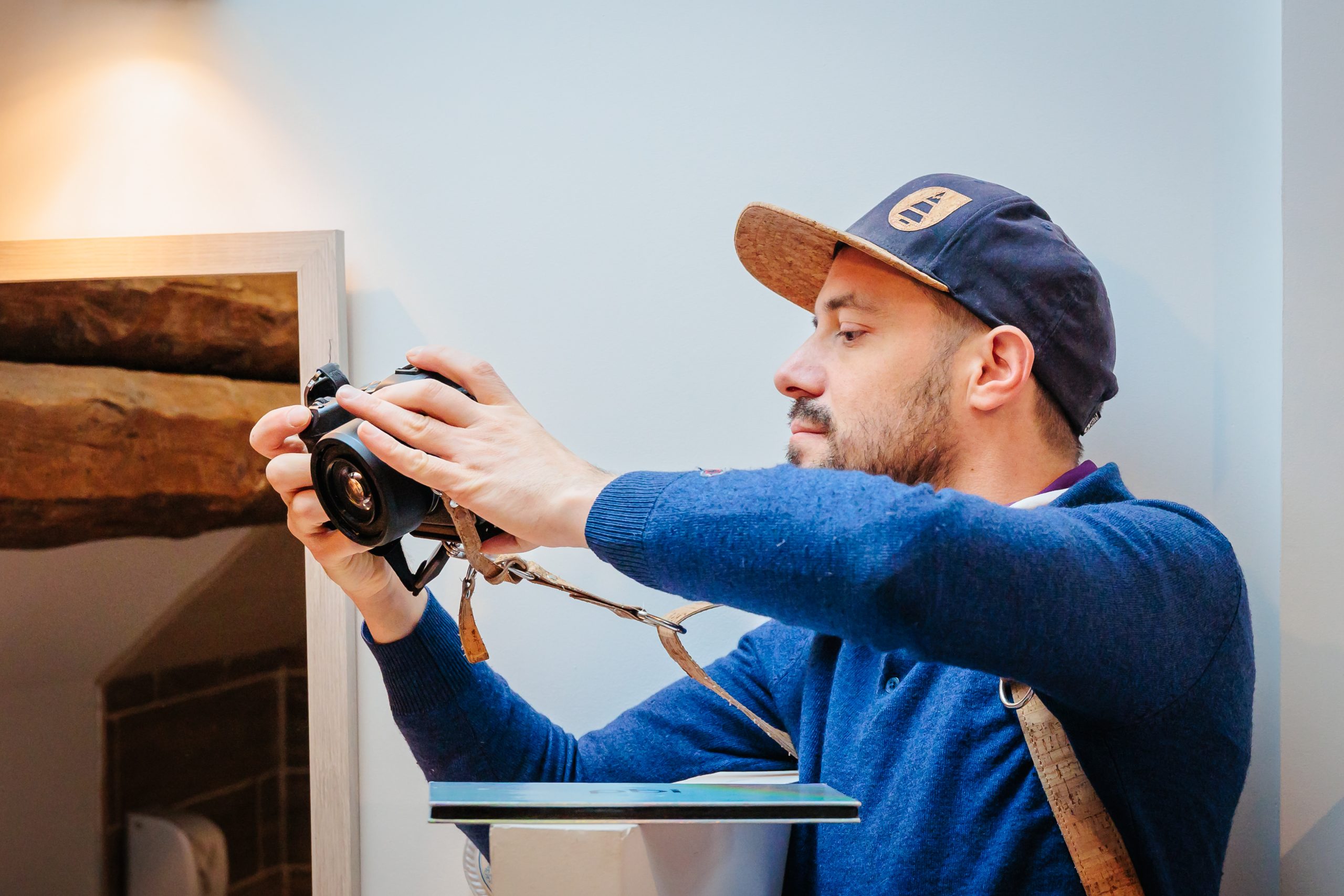 Florian Fauvarque Photographe Mariage écoresponsable à Grenoble en Isère – Florian photographie les préparatifs de mariage