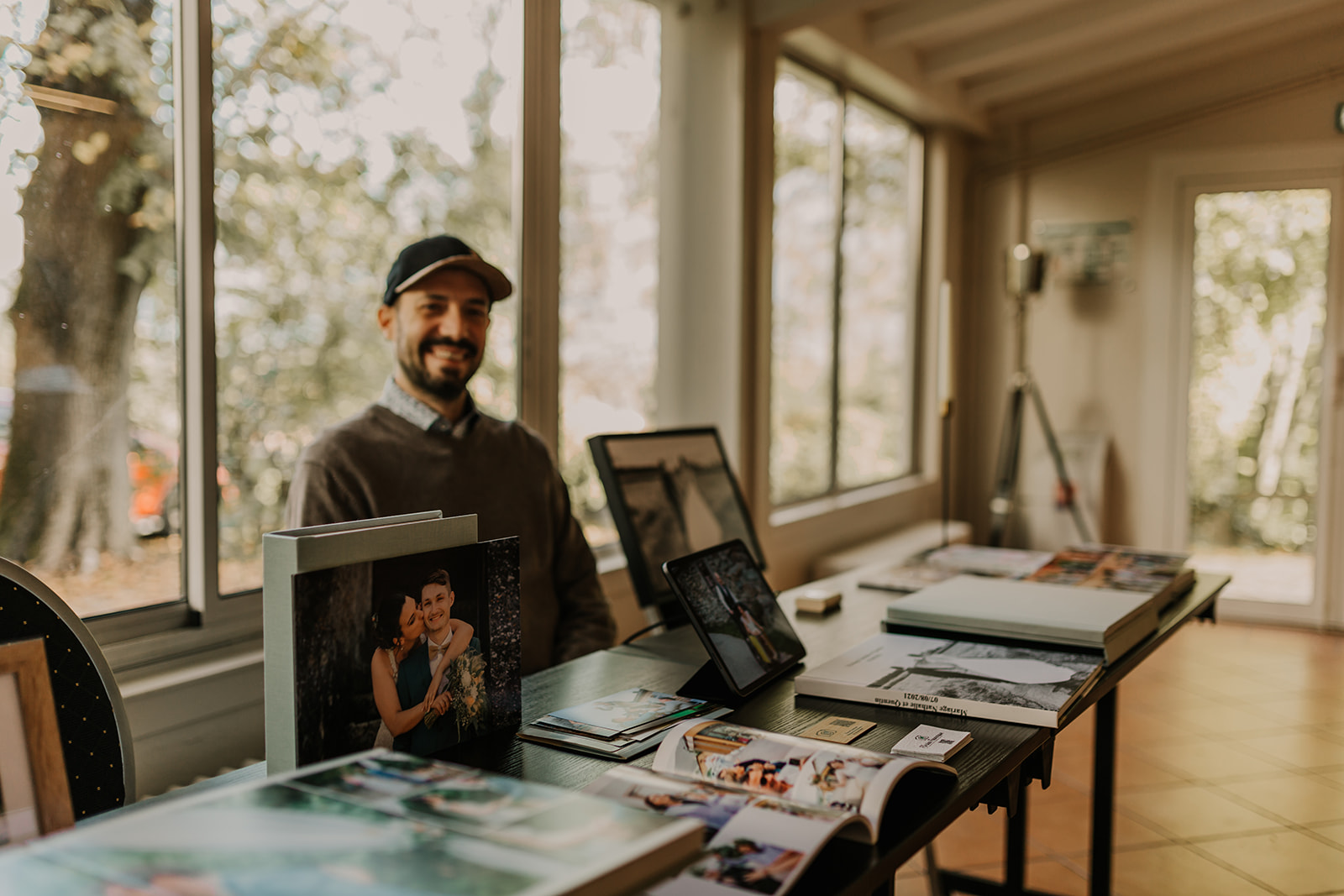 Florian Fauvarque Photographe Mariage écoresponsable à Grenoble en Isère – Photo par Candice Guizonne au Salon du mariage L'Éphémère