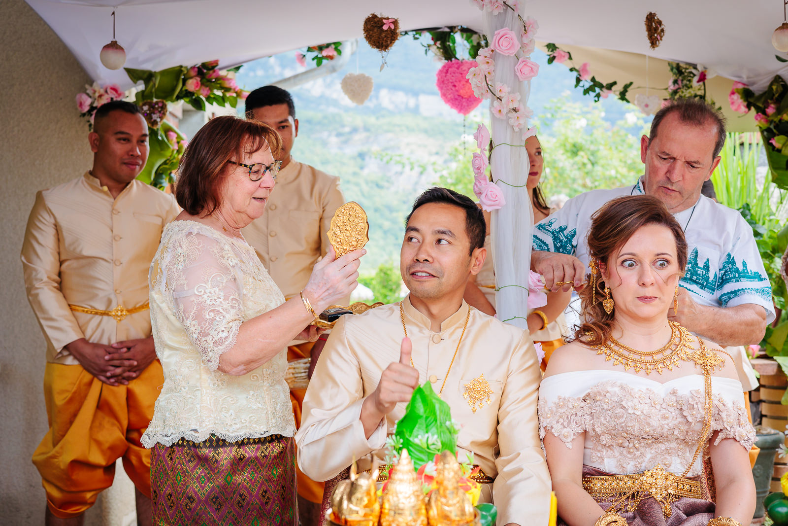 Cérémonie Bouddhiste, photo prise par Florian Fauvarque photographe de mariage à Grenoble et en Isère