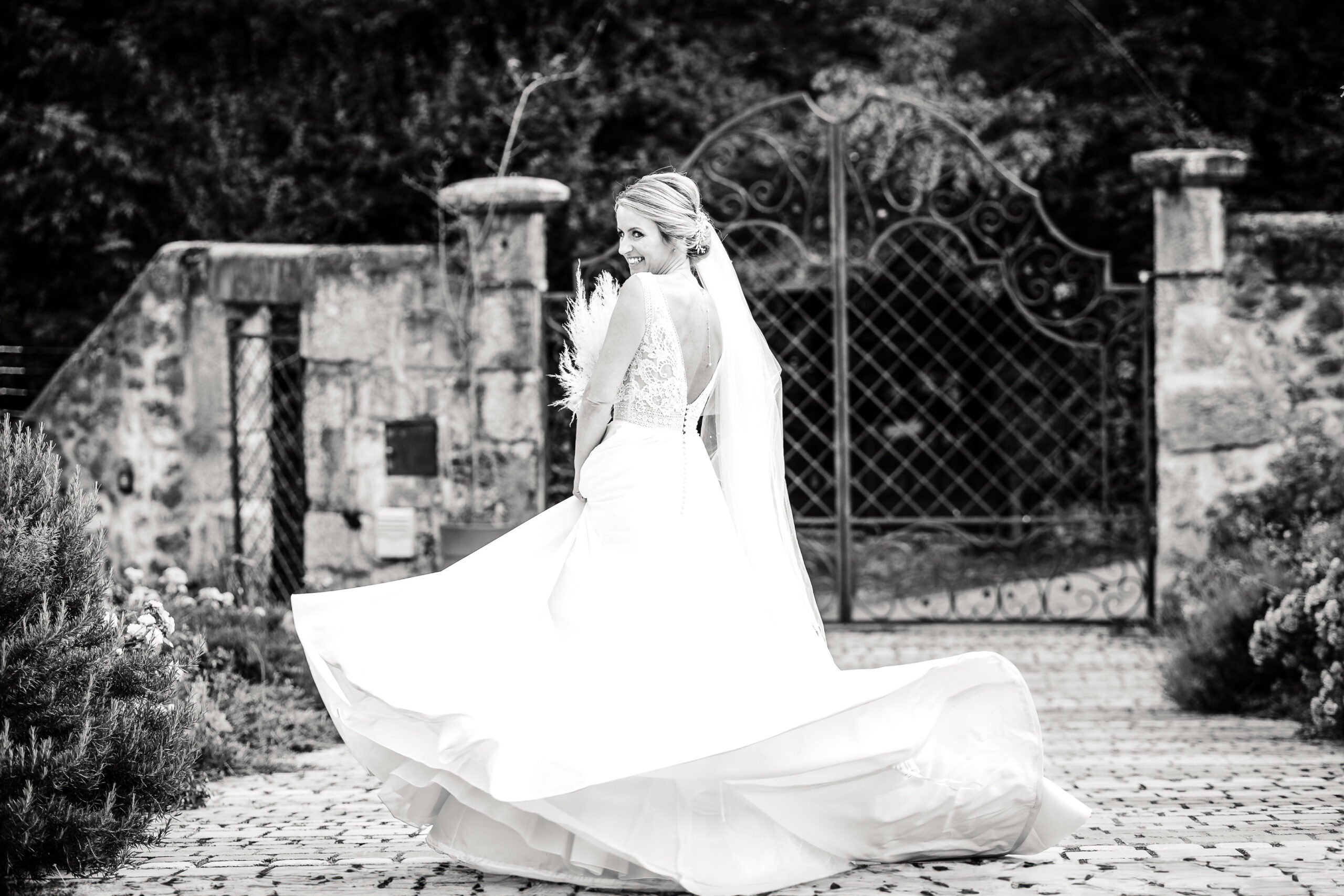 Portrait de la mariée, photo prise par Florian Fauvarque photographe de mariage à Grenoble et en Isère