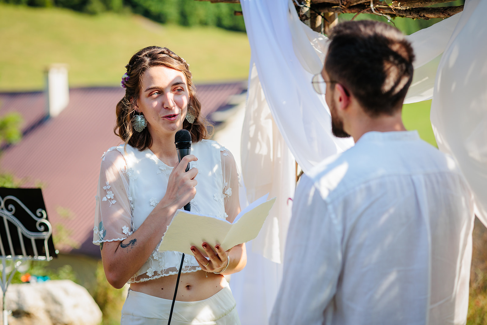 Echange des vœux, photo prise par Florian Fauvarque photographe de mariage à Grenoble et en Isère