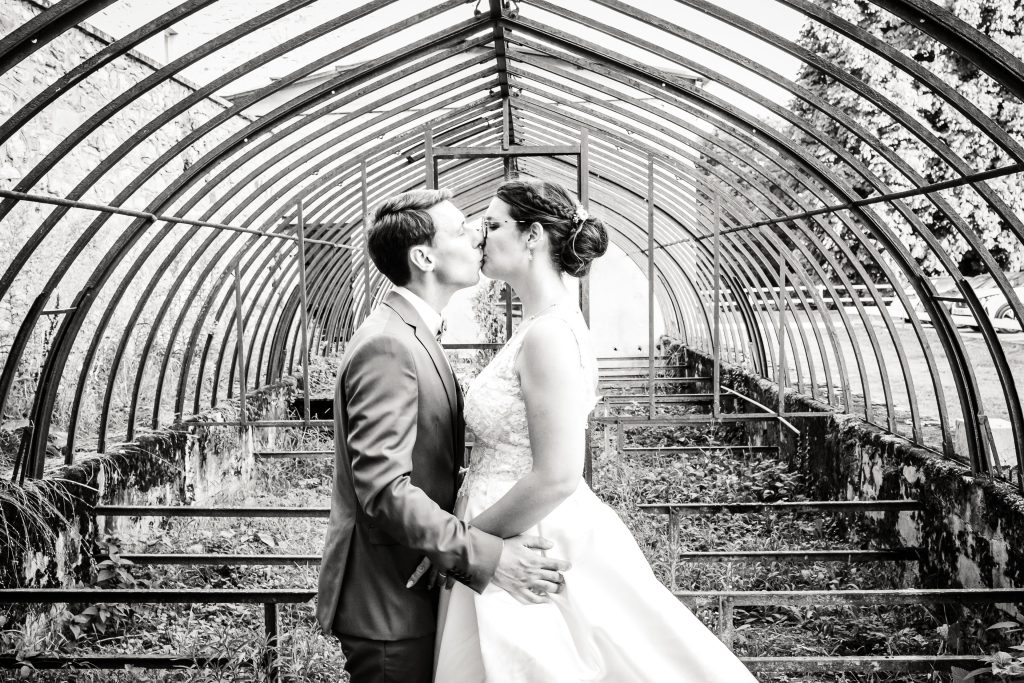 Les plus beaux domaines pour se marier à Grenoble et en Isère, photo prise par Florian Fauvarque photographe de mariage à Grenoble et en Isère