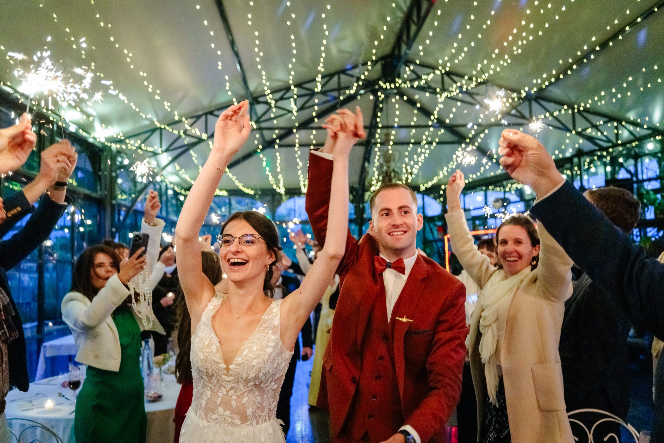Intégrer la technologie dans vos préparatifs de mariage : Astuces et outils, photo prise par Florian Fauvarque photographe de mariage à Grenoble et en Isère