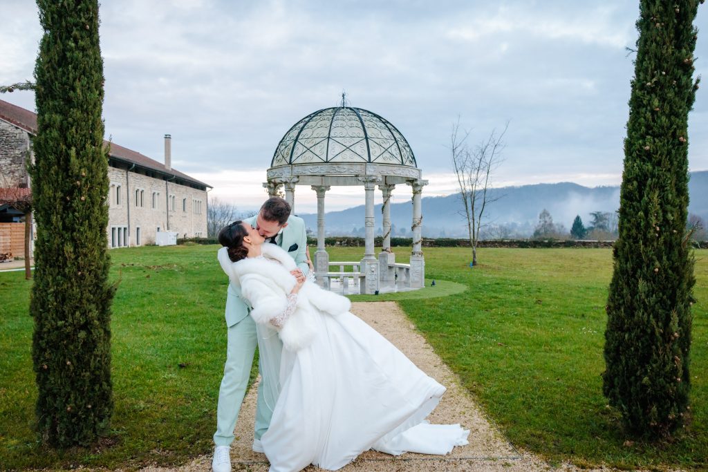Les plus beaux domaines pour se marier à Grenoble et en Isère, photo prise par Florian Fauvarque photographe de mariage à Grenoble et en Isère