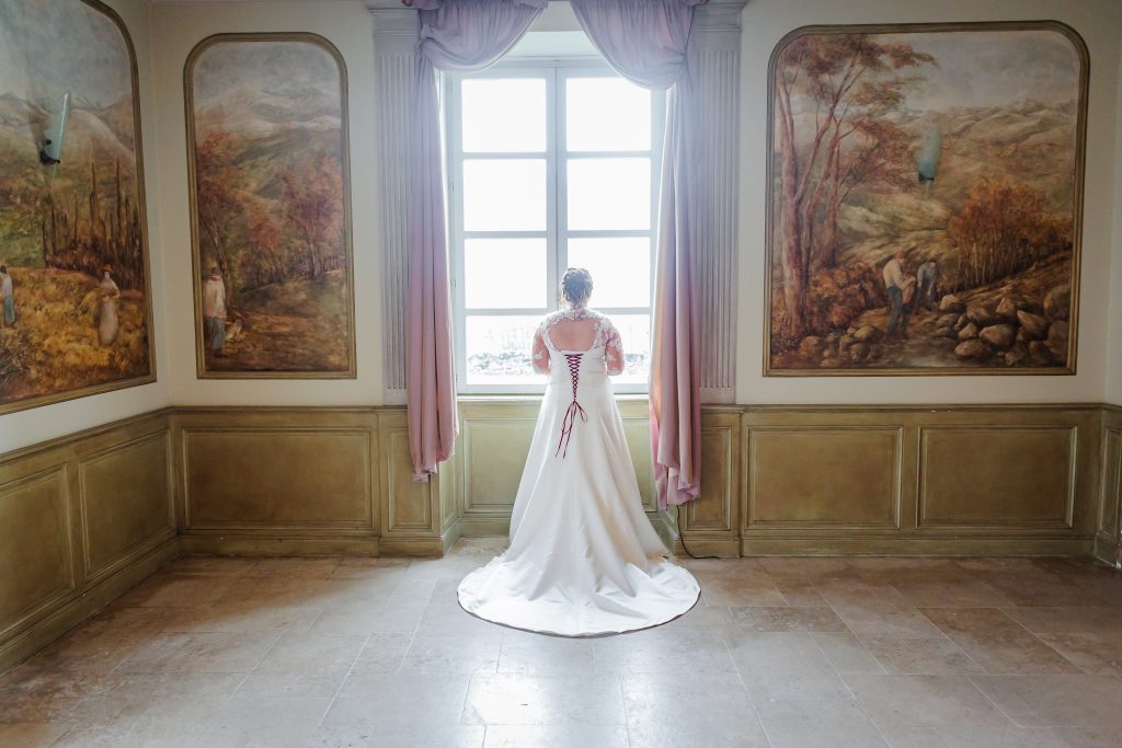 Le château du Montalieu, Isère. Photo prise par Florian Fauvarque, photographe de mariage écoresponsable à Grenoble en Isère.