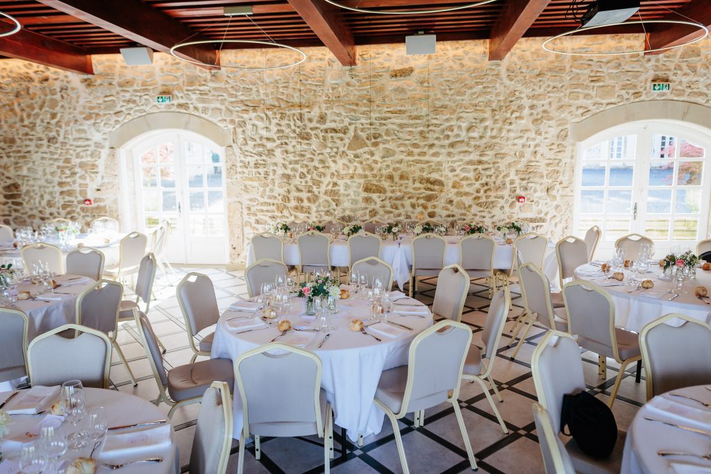 Domaine de la Chartronière, Isère. Photo prise par Florian Fauvarque, photographe de mariage écoresponsable à Grenoble en Isère.