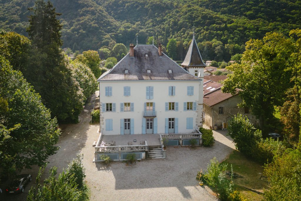 Domaine de Clairefontaine, Isère. Photo prise par Florian Fauvarque, photographe de mariage écoresponsable à Grenoble en Isère.