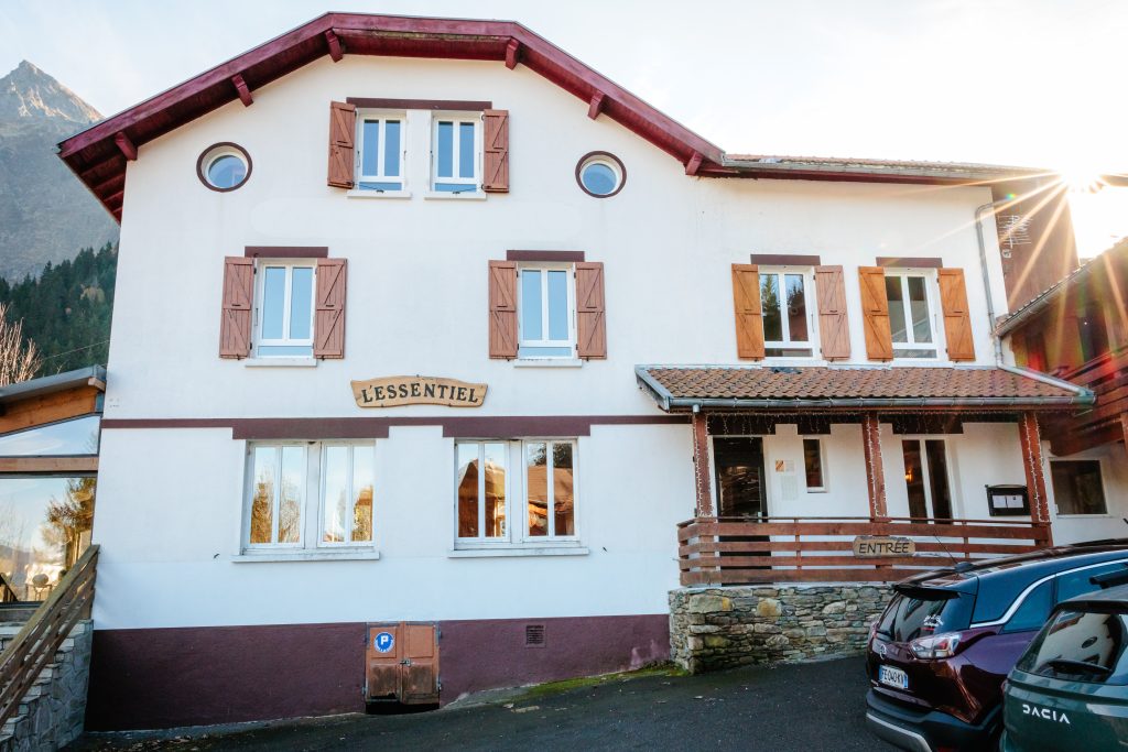 Gîte l'Essentiel, Isère. Photo prise par Florian Fauvarque, photographe de mariage écoresponsable à Grenoble en Isère.