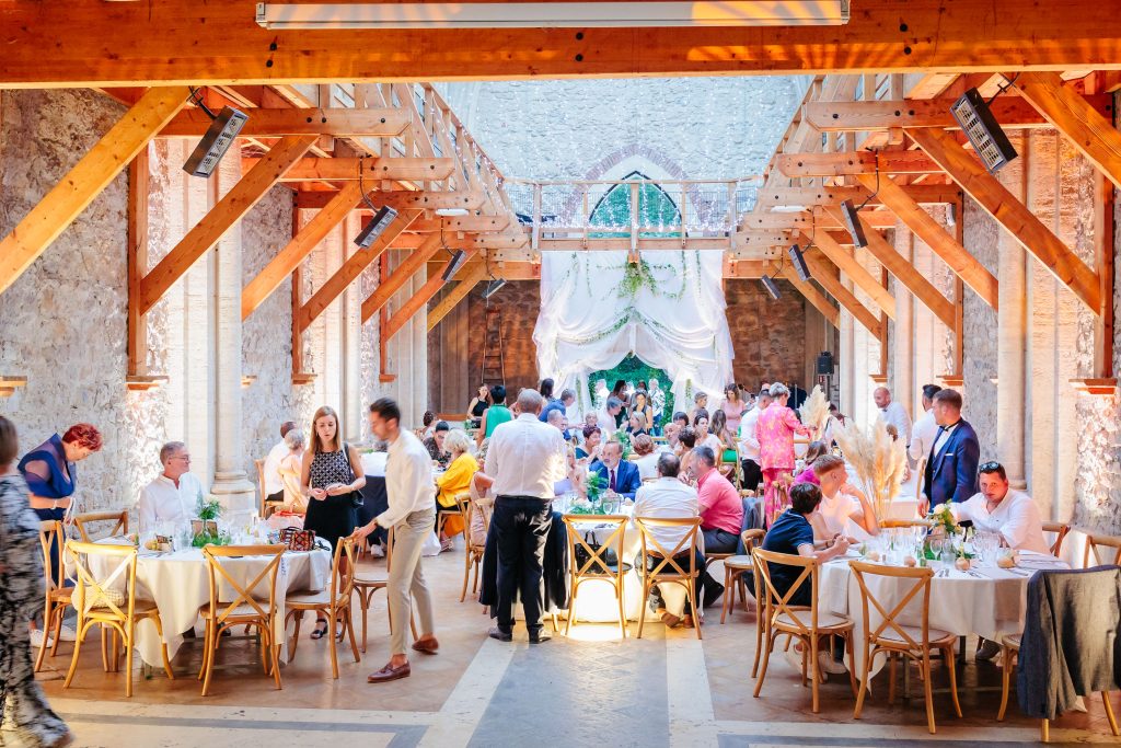 La grande fabrique, Isère. Photo prise par Florian Fauvarque, photographe de mariage écoresponsable à Grenoble en Isère.