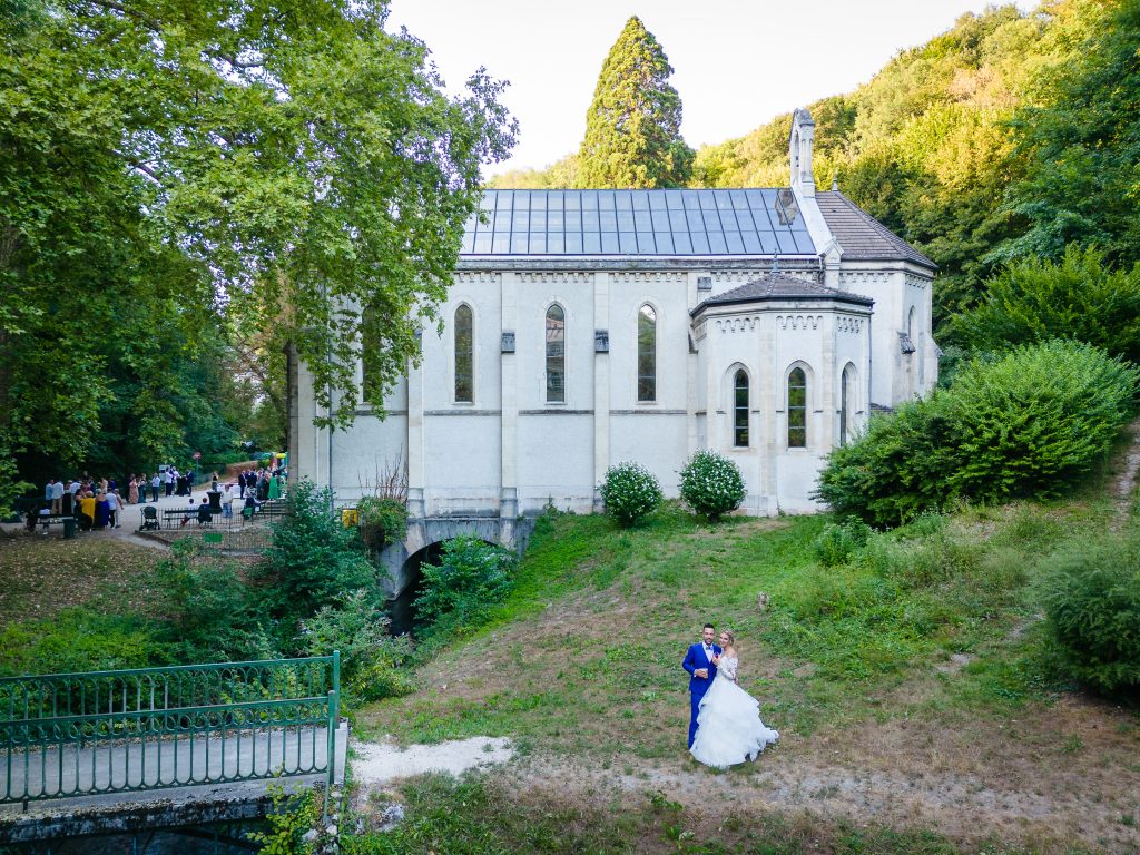 La grande fabrique, Isère. Photo prise par Florian Fauvarque, photographe de mariage écoresponsable à Grenoble en Isère.