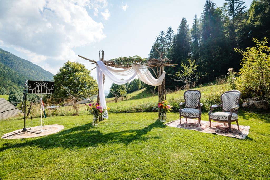 La grange aux fées, Isère. Photo prise par Florian Fauvarque, photographe de mariage écoresponsable à Grenoble en Isère.