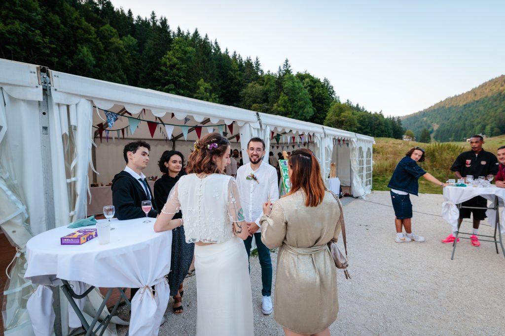 La grange aux fées, Isère. Photo prise par Florian Fauvarque, photographe de mariage écoresponsable à Grenoble en Isère.