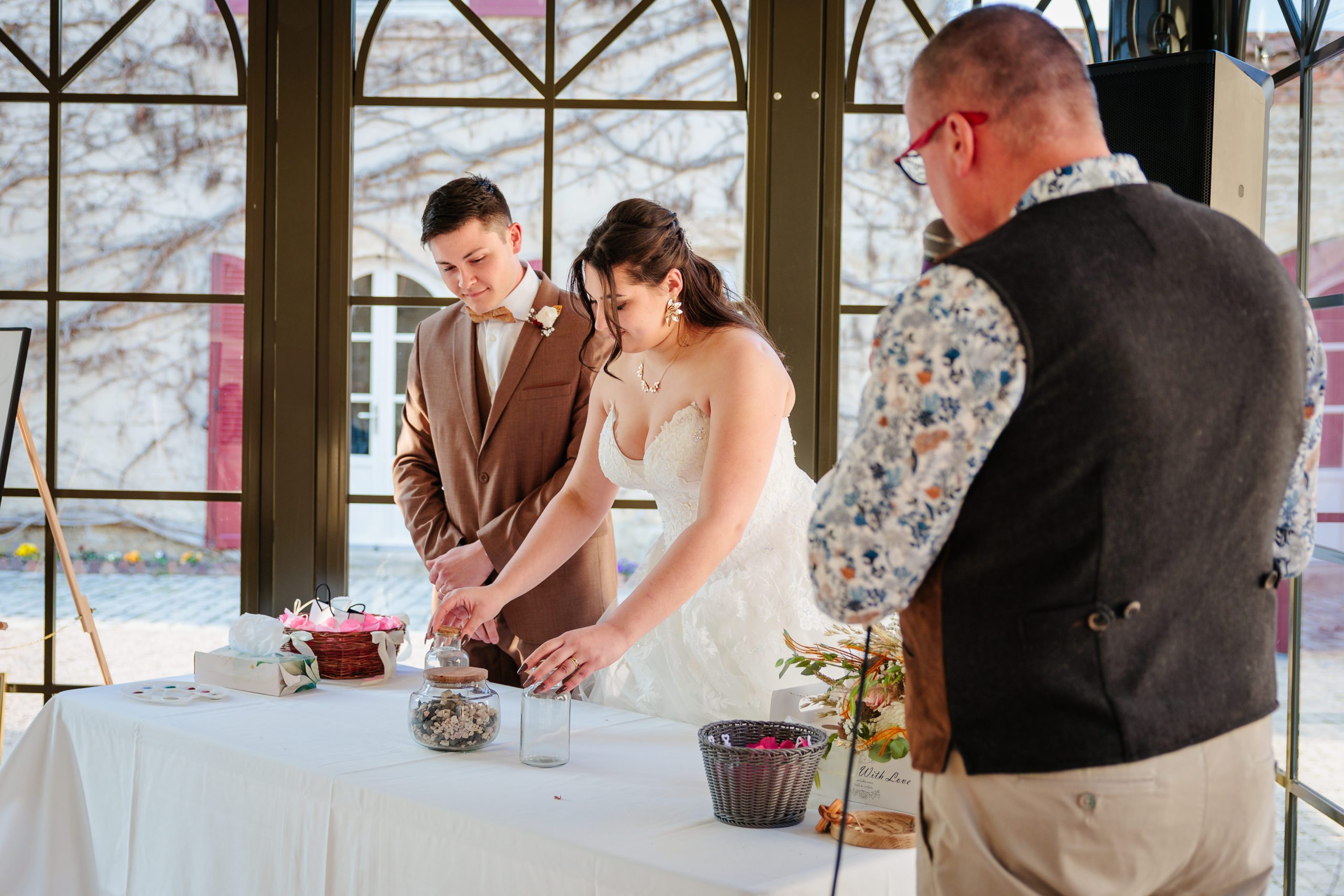 Cérémonie laïque de Régina et Grégory. Photo prise par Florian Fauvarque, photographe de mariage écoresponsable en Isère à Grenoble