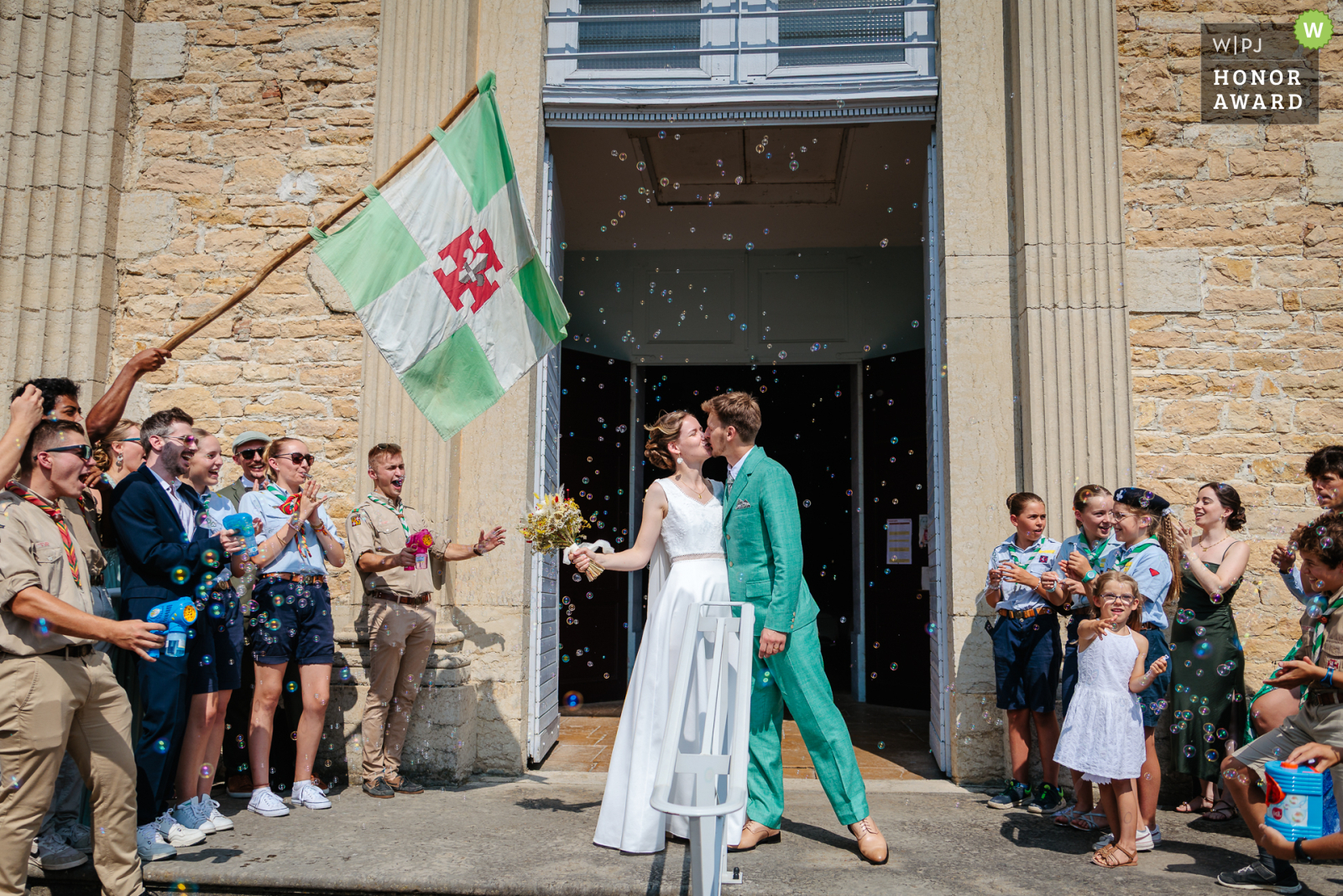 Photo récompensé par un WPJA Honord Award. Photo prise par florian fauvarque photographe de mariage écoresponsable à grenoble en Isère