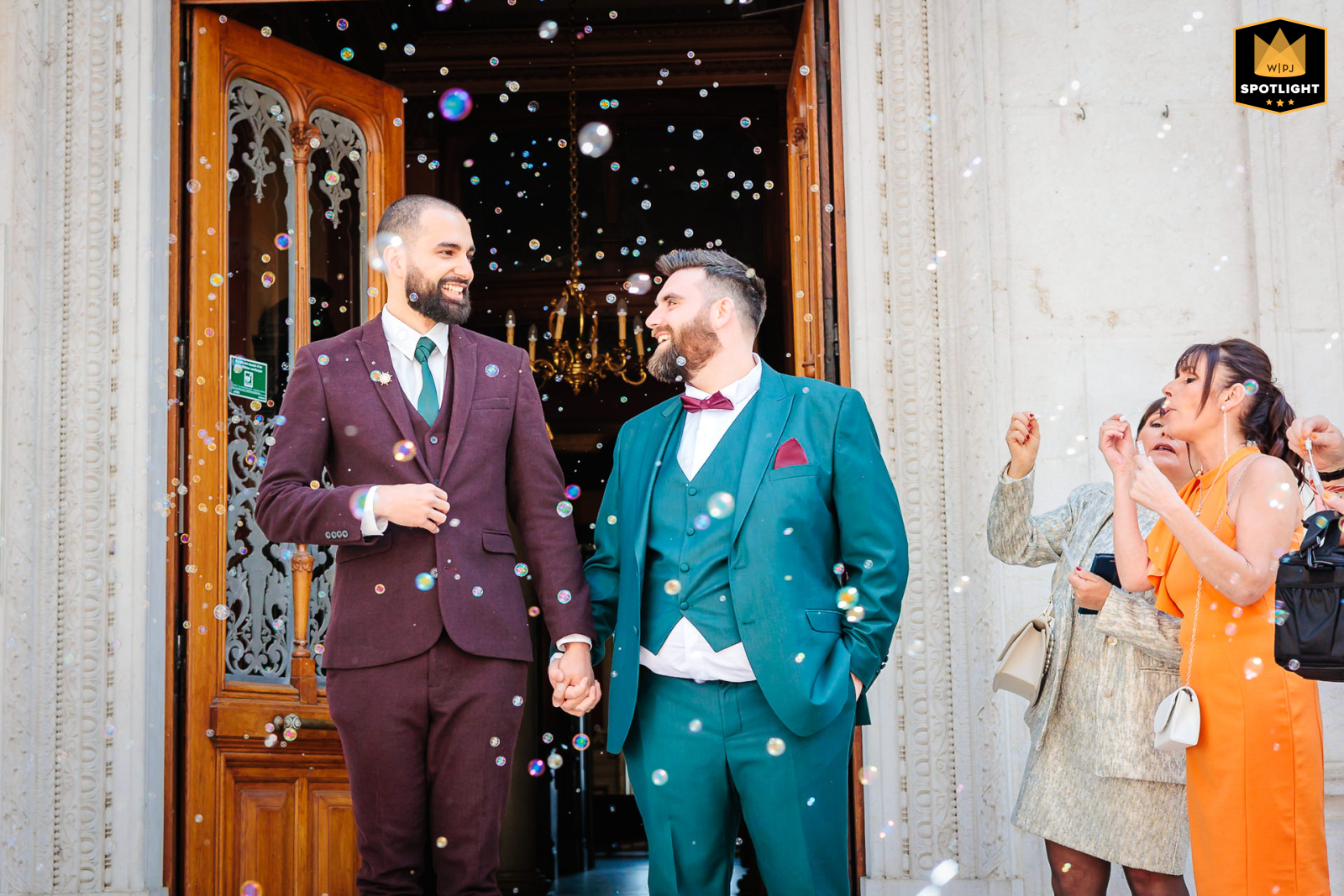 Photo récompensée par un WPJA Spotlight Award. Photo prise par Florian Fauvarque photographe de mariage écoresponsable à grenoble en Isère