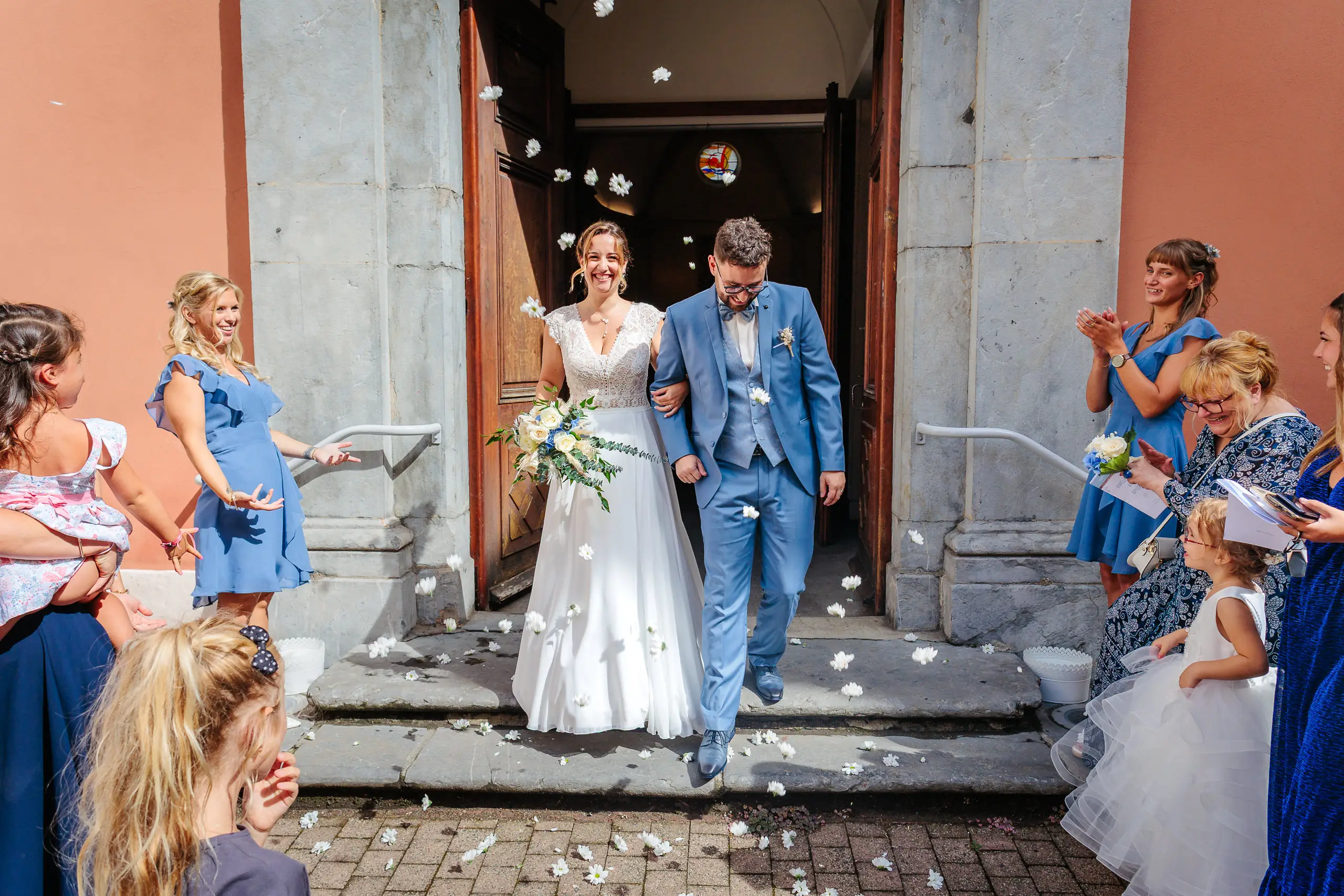 Mariage célébré avec joie et amour, photo prise par Florian Fauvarque photographe de mariage à Grenoble et en Isère